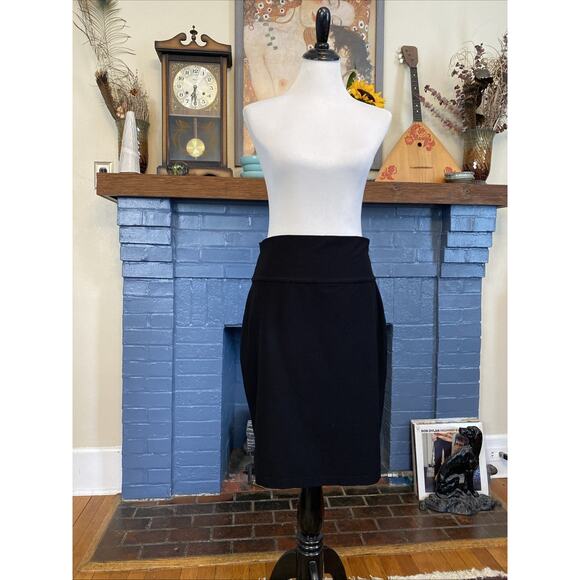 Eileen Fisher M Straight Pencil Skirt Black Minimalist Classic Workwear Office - Picture 1 of 11